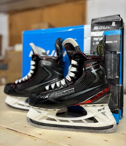 Bauer Vapor XLTX Pro Hockey Skates - Intermediate 5 / 5.5 D (Excellent Condition)