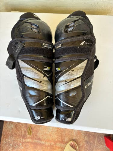 Junior Bauer 3S Pro 12" Shin Pads (Used)