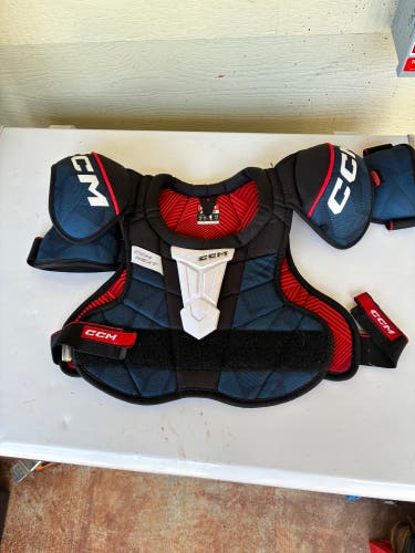 Medium Junior CCM Next Shoulder Pads (Used)