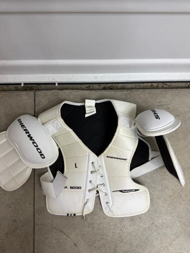 Men's Large Senior Sher-Wood 5030 HOF Shoulder Pads (Used)