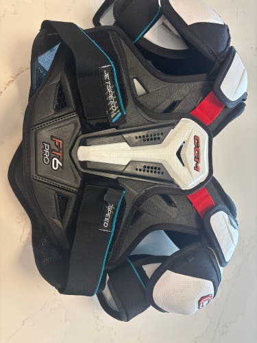 Junior Large Junior CCM JetSpeed FT6 Pro Shoulder Pads (Used)
