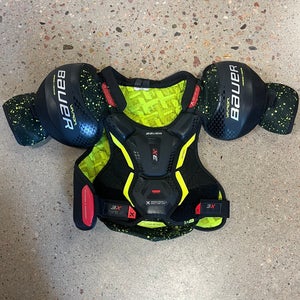 Small Junior Bauer Vapor 3X Shoulder Pads (Used)