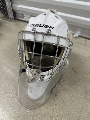 Senior Small Bauer 950 Goalie Mask (Used)