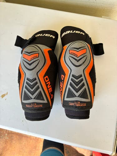 Senior Large Bauer Supreme One.6 Elbow Pads (Used)