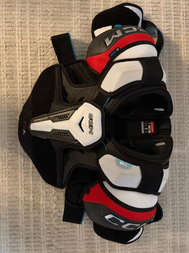 Men's Large Junior CCM JetSpeed FT6 Shoulder Pads (Used)