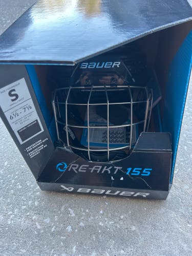 Bauer Re-Akt 155 Helmet with cage Sr Small (New)