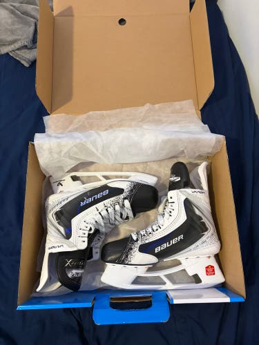 Black/White 2025 Bauer Vapor Flylite Hockey Skates Regular Width Size 6.5 (New)