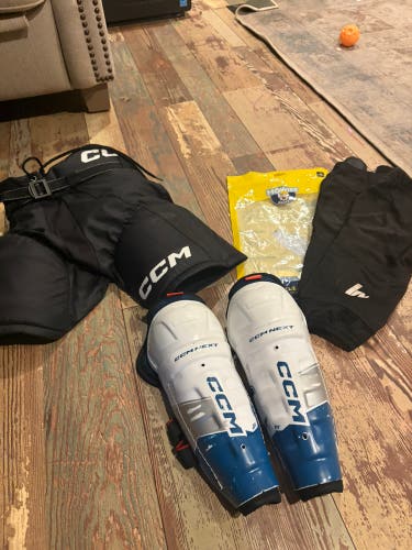 Youth Medium CCM Next Hockey Pants (Used)