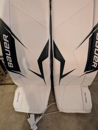 31" Bauer Sv-Pro Goalie Leg Pads (medium) (Used)