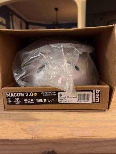 NEW Bern Macon 2.0 MIPS Winter Helmet - Small (Satin Vapor)