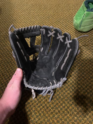 Rawlings Baseball Glove