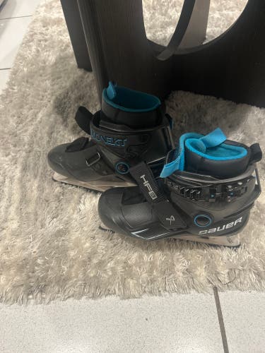 Black 2025 Bauer Konekt Hockey Skates Size 4 (Used)