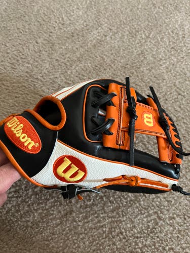 Wilson A2000 GOTM Miguel Rojas Halloween Glove