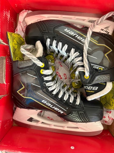 Black/Yellow 2024 Bauer Supreme M30 Hockey Skates Regular Width 9 (Used)