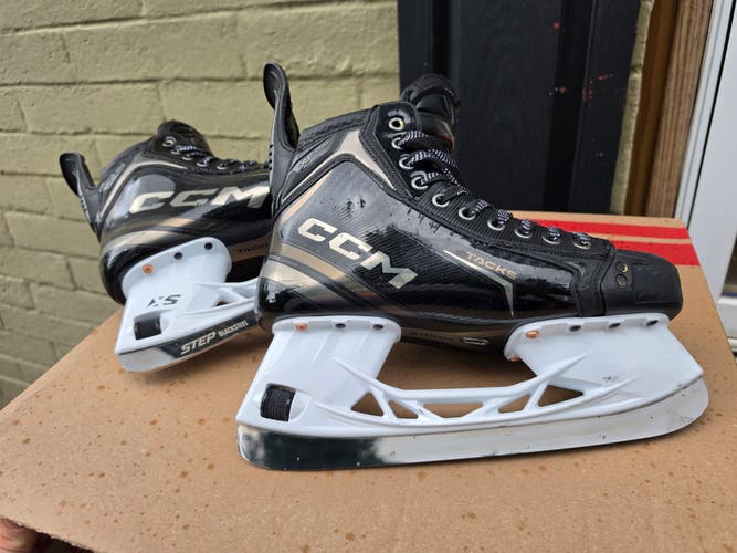 Black CCM Tacks XF Pro Hockey Skates Regular Width 7.5 (Used)