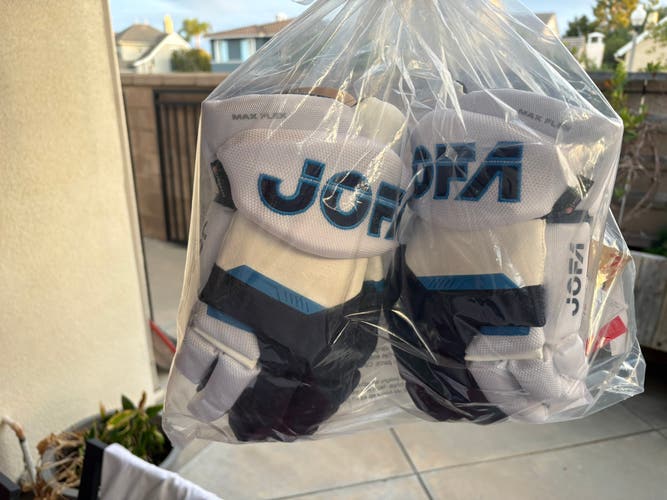 CCM Gloves 14" (New)