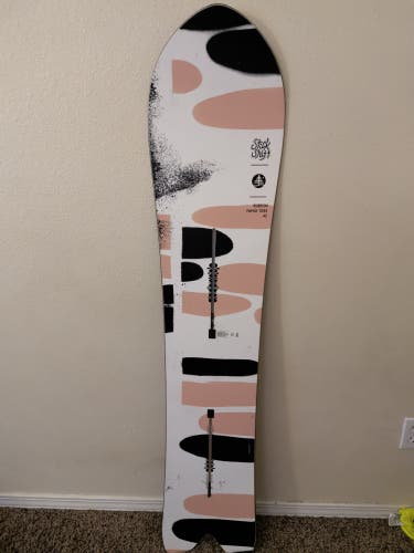Women's Burton Snowboard Powder Without Bindings Soft Flex Directional 142 cm (New)