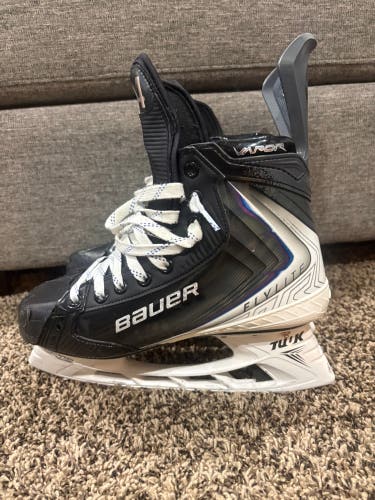 2025 Bauer Vapor Flylite Hockey Skates Wide Width Pro Stock 8 (Used)