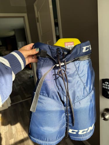 Youth Medium CCM Hockey Pants (Used)