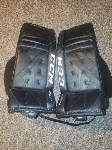 31" CCM Extreme Flex 5.9 Goalie Leg Pads (Used)