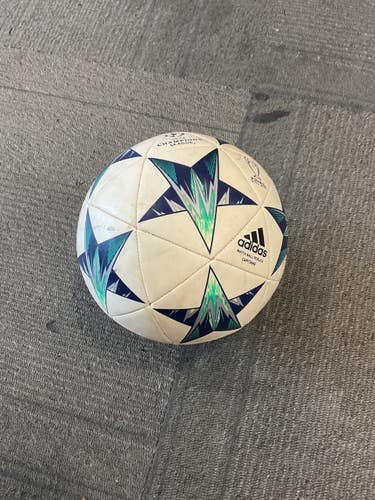Used Adidas CAPITANO MATCH REPLICA All Size Soccer Ball White 3 11614-S000245323