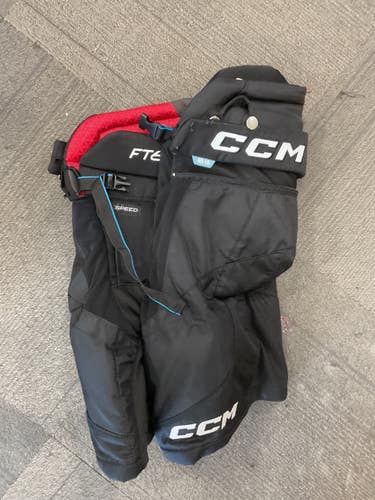 Used CCM FT6 Junior Pant Black MD 11614-S000245392