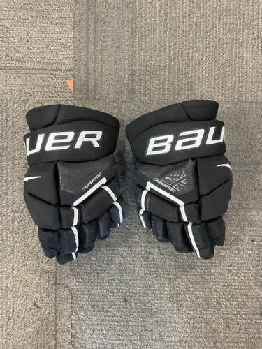 Used Bauer SUPREME 3S Youth Gloves Black 10" 11614-S000245390