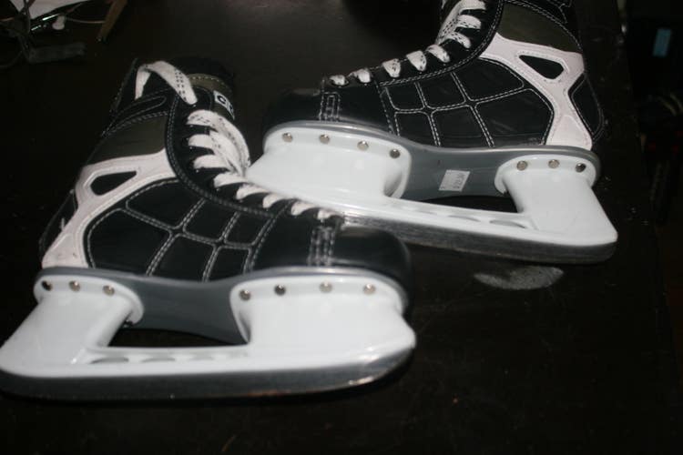 CCM 92 Hockey Skates Size 2