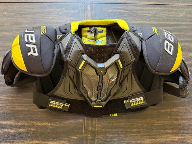 Medium Junior Bauer Supreme Mach Shoulder Pads (Used)