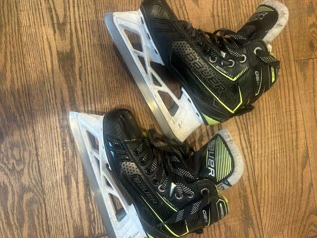Bauer GSX Hockey Goalie Skates Regular Width Size 2 (Used)