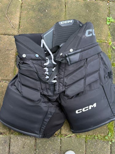 Senior Medium CCM Hockey Goalie Pants (New)