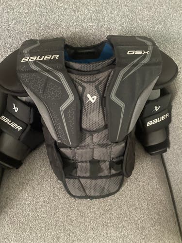 Small / Medium 2024 Bauer GSX Goalie Chest Protector (Used)