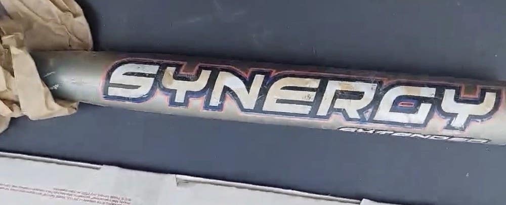 RARE EASTON SYNERGY EXTENDED SCN8 34 26 SLOW PITCH SOFTBALL BAT