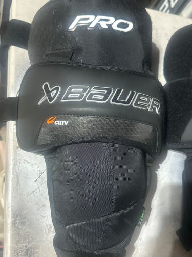 Bauer Pro knee guards