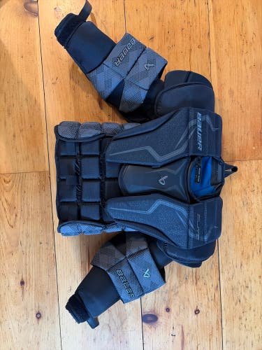 Medium Bauer Elite Goalie Chest Protector (New)