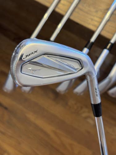 *BRAND NEW* Mizuno JPX 925 Hot Metal Iron Set (5-GW) N.S. Pro 950 GH (stiff)
