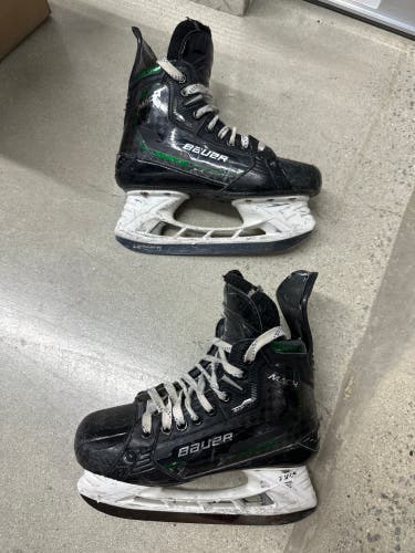Bauer Custom Green Supreme Mach Hockey Skates Size 3 (Used)
