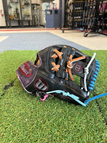 Wilson A2000 RH Infield Baseball Glove 11.5" (Used)