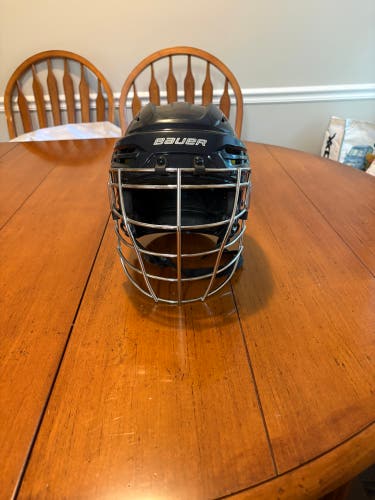 Large Bauer Re-Akt 95 Helmet (Used)