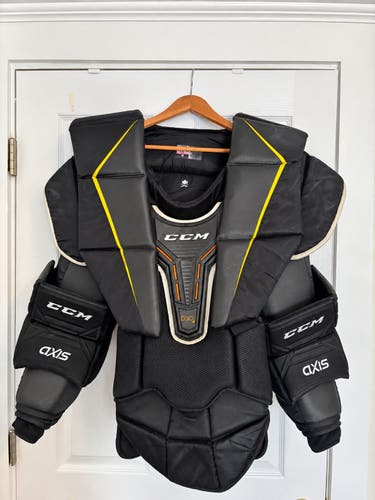 Like New CCM Axis Pro Chest Protector Senior XL Excellent Condition