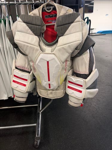 Large Bauer Vapor Hyperlite 2 Goalie Chest Protector (Used)