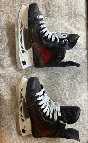 2025 CCM Jetspeed FT8 Hockey Skates Narrow Width Size 4.5 (Used)