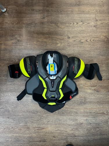 Medium Junior Bauer Vapor 3X Pro Shoulder Pads (New)