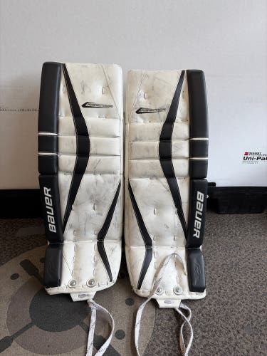 Intermediate 28"+1 Bauer Reactor 7000 Goalie Leg Pads (Used)