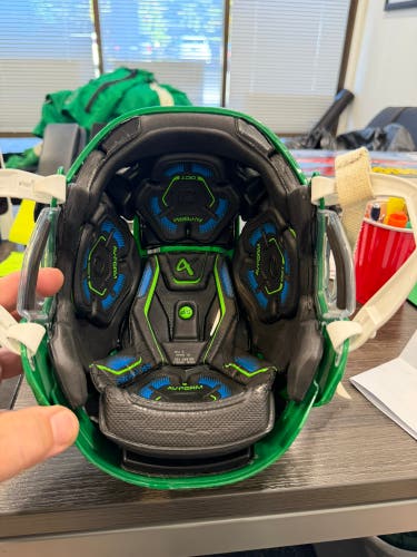 Small Bauer Re-Akt 155 Helmet (New)