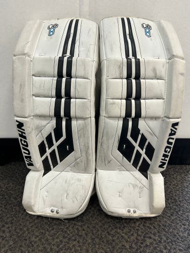 Youth 24"+2 Vaughn Velocity VE8 Goalie Leg Pads (Used)