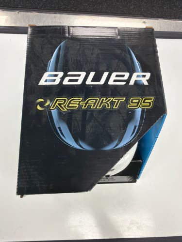 Small Bauer Re-Akt 95 Helmet (New)