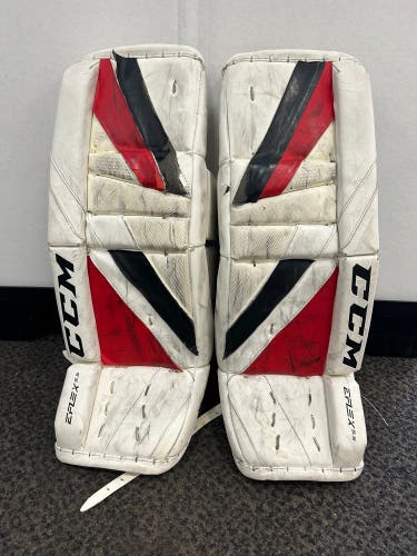 Junior 26"+1 CCM Extreme Flex 5.5 Goalie Leg Pads (Used)