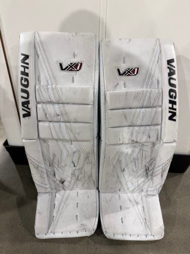White 30" Intermediate Vaughn VX1 Goalie Leg Pads (Used)