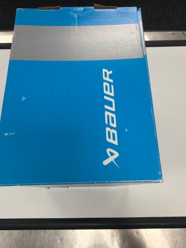 Medium Bauer Re-Akt 85 Helmet (New)